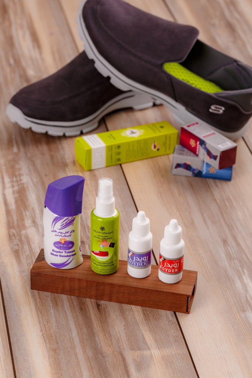 Foot deodorant powder and shoe deodorant spray